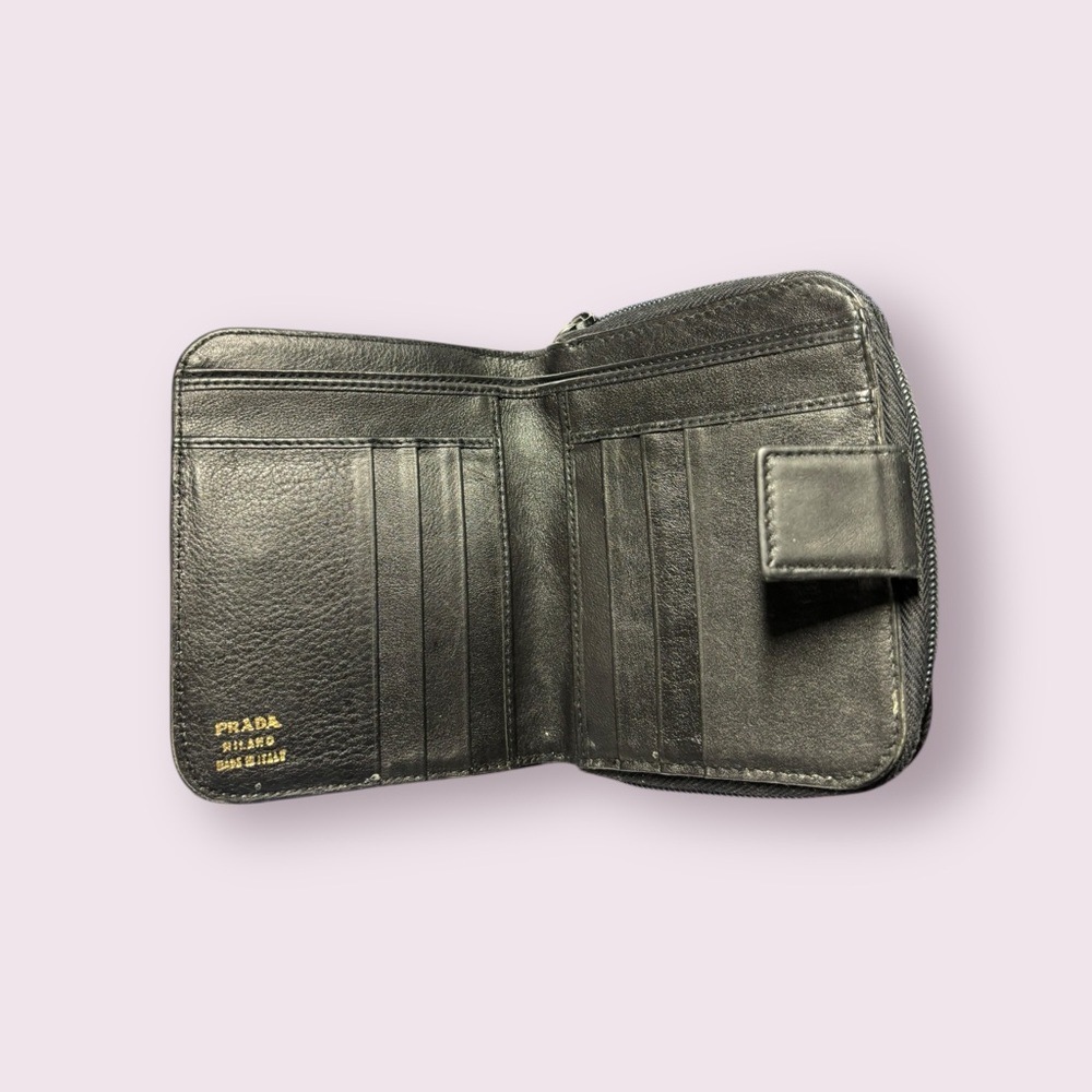 Vintage PRADA Black Round Zip Bi-fold Wallet - Picture 5 of 8